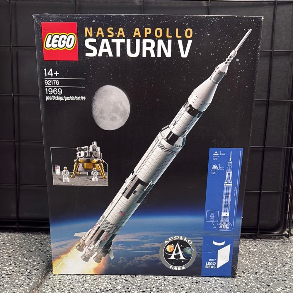 LEGO NASA Apollo Saturn V